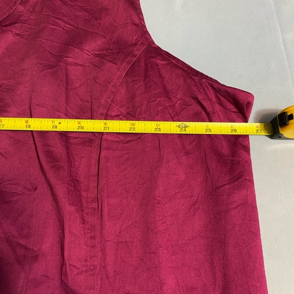 Elegant Blouse with Flowy Sleeves and Lace Accents - Picture 6 of 11